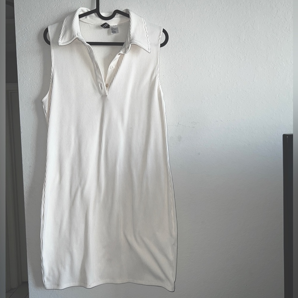 Mini cream dress with collar